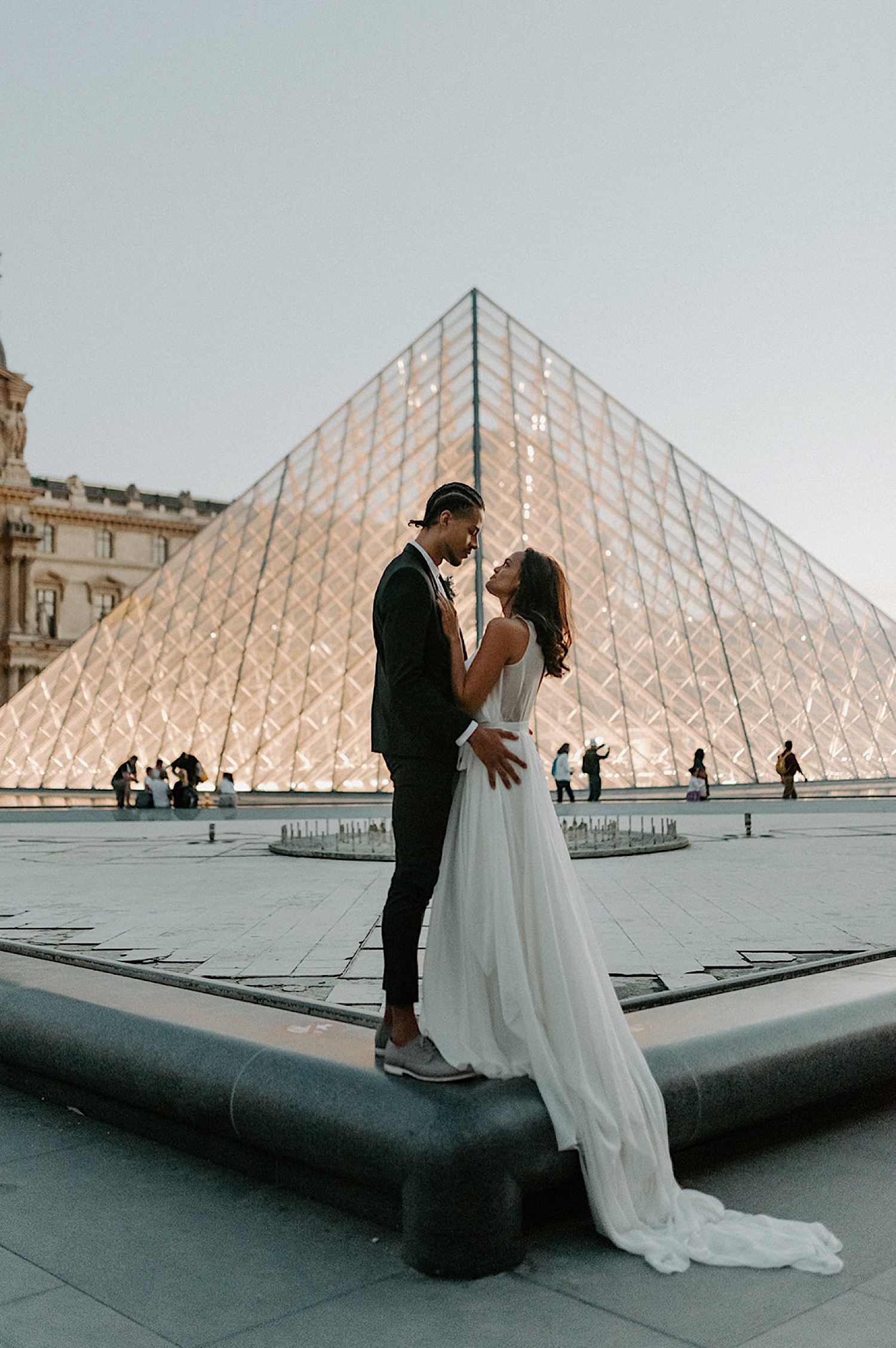 037 Paris Wedding Destination Wedding France Paris Wedding Photographer Louvre Wedding Photos
