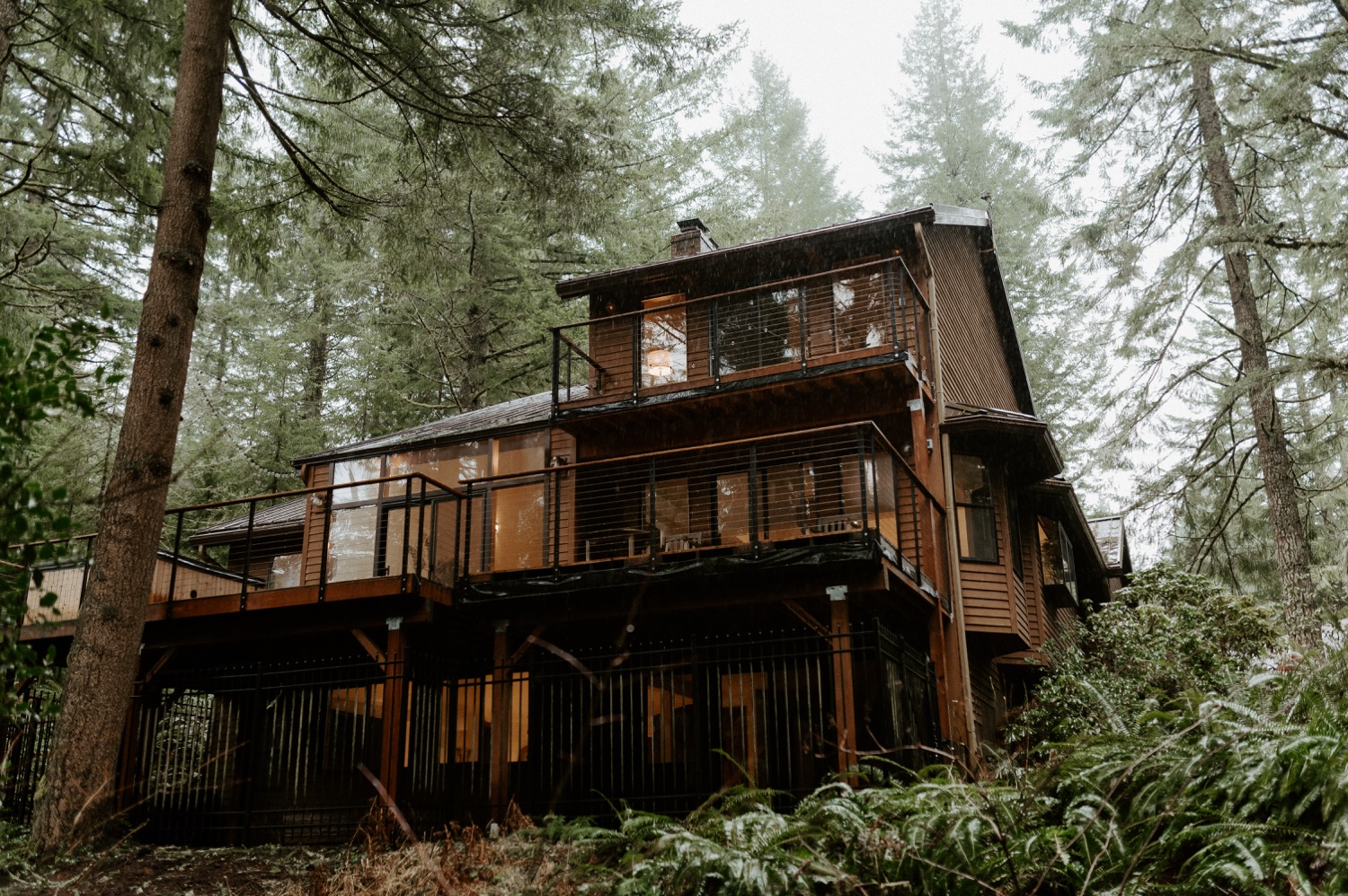 The Woodlands House Sandy Oregon Elopement Portland Elopement Photographer PNW Adventurous Elopement Anais Possamai Photography 001
