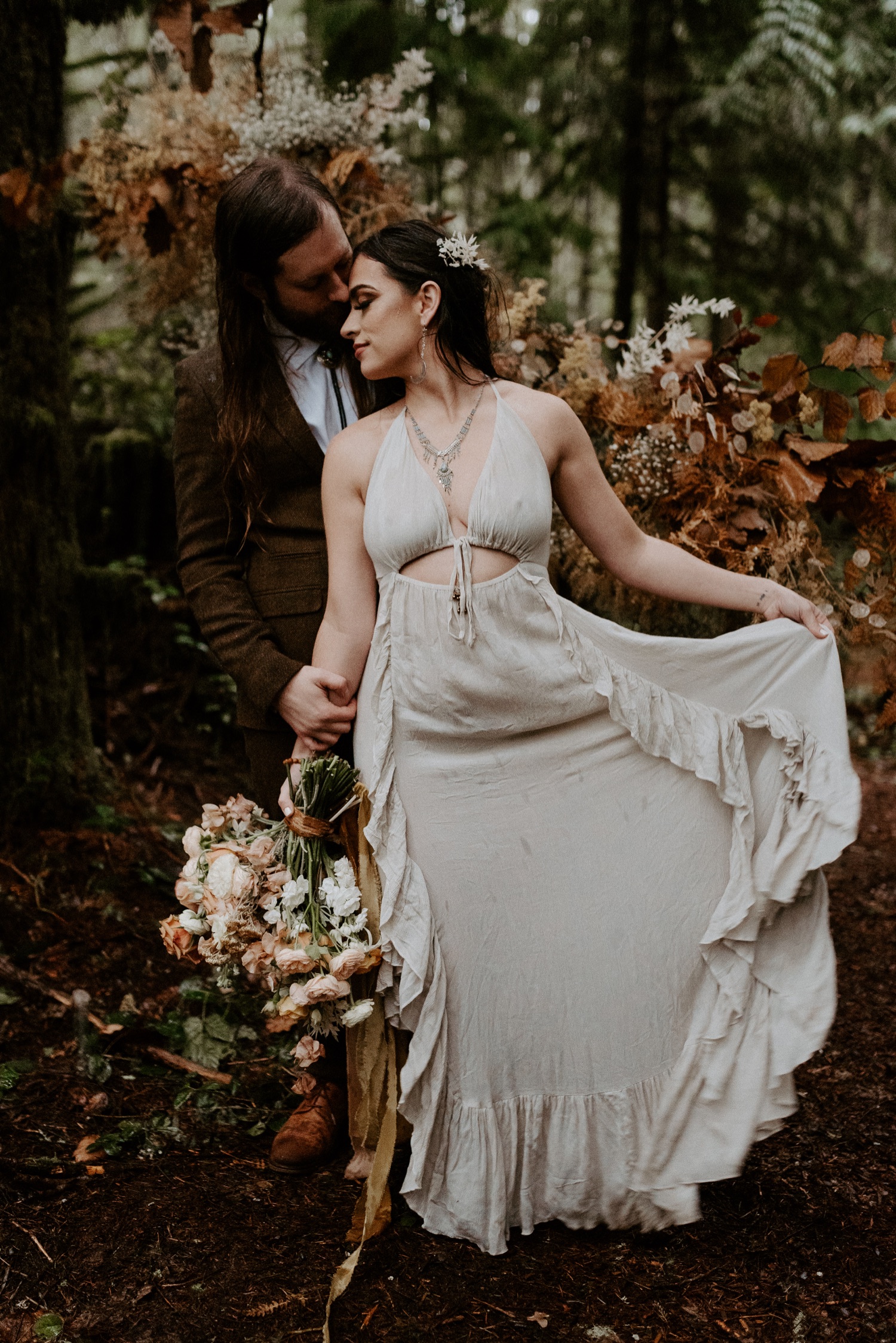 The Woodlands House Sandy Oregon Elopement Portland Elopement Photographer PNW Adventurous Elopement Anais Possamai Photography 024