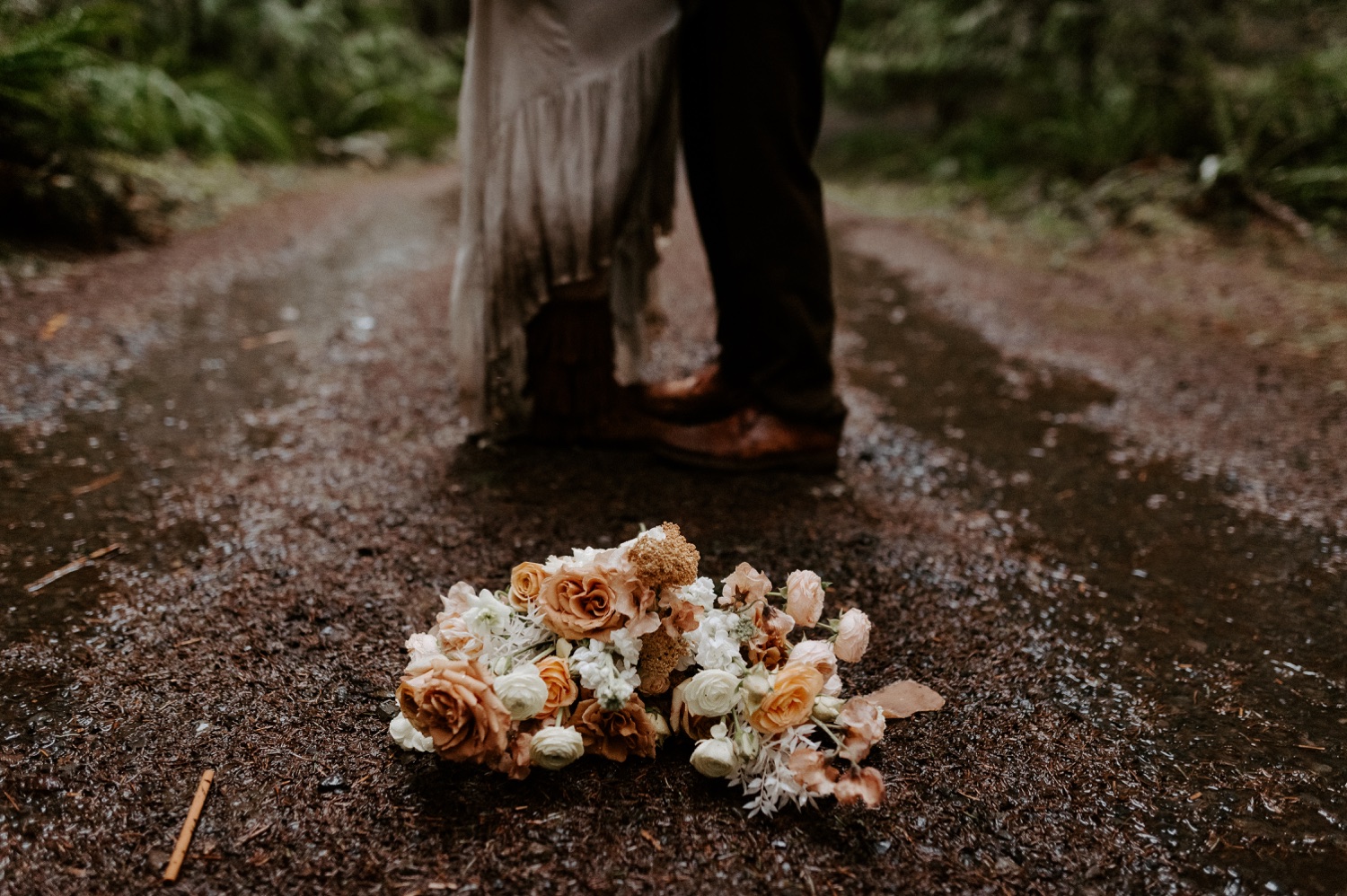 The Woodlands House Sandy Oregon Elopement Portland Elopement Photographer PNW Adventurous Elopement Anais Possamai Photography 032