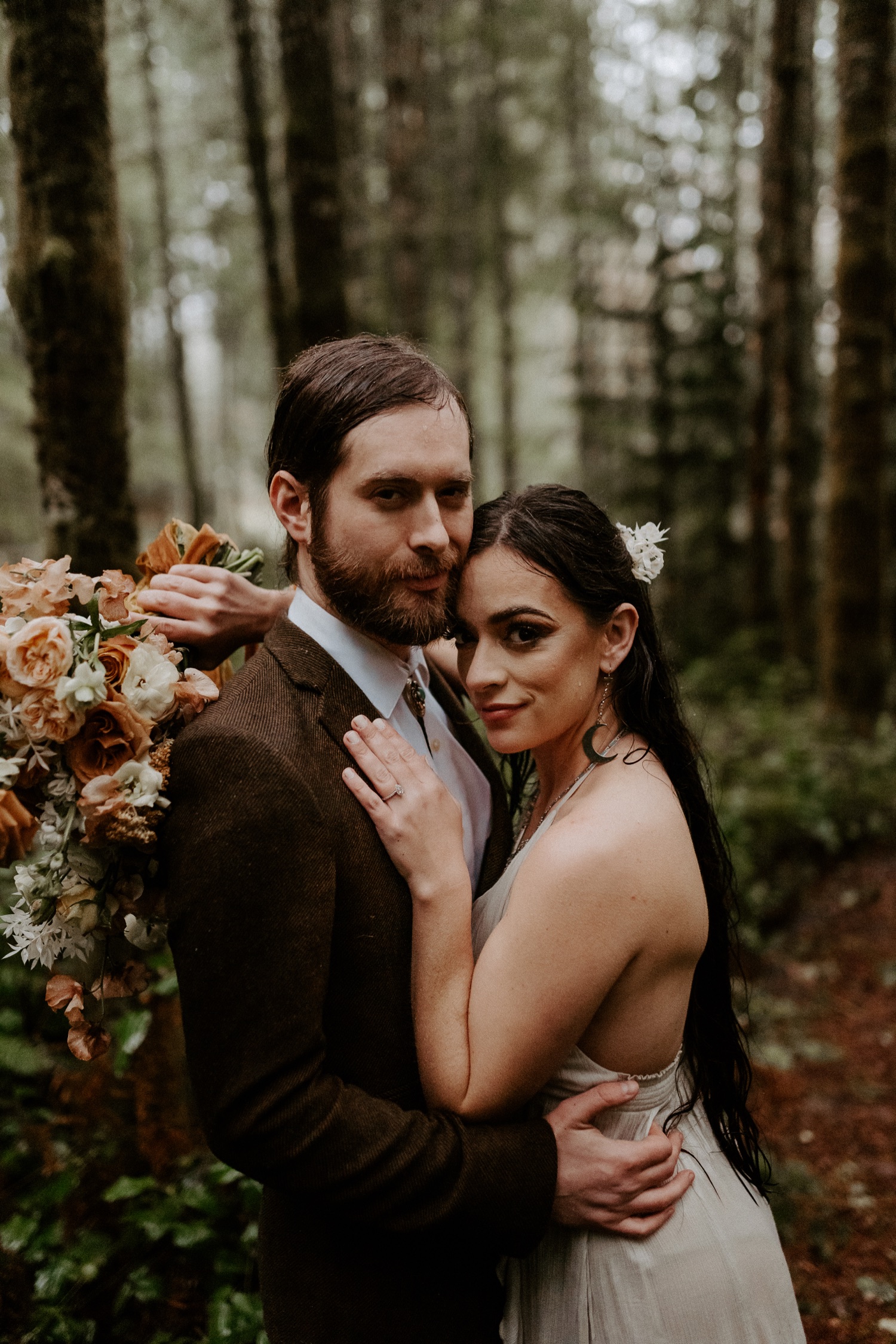 The Woodlands House Sandy Oregon Elopement Portland Elopement Photographer PNW Adventurous Elopement Anais Possamai Photography 040