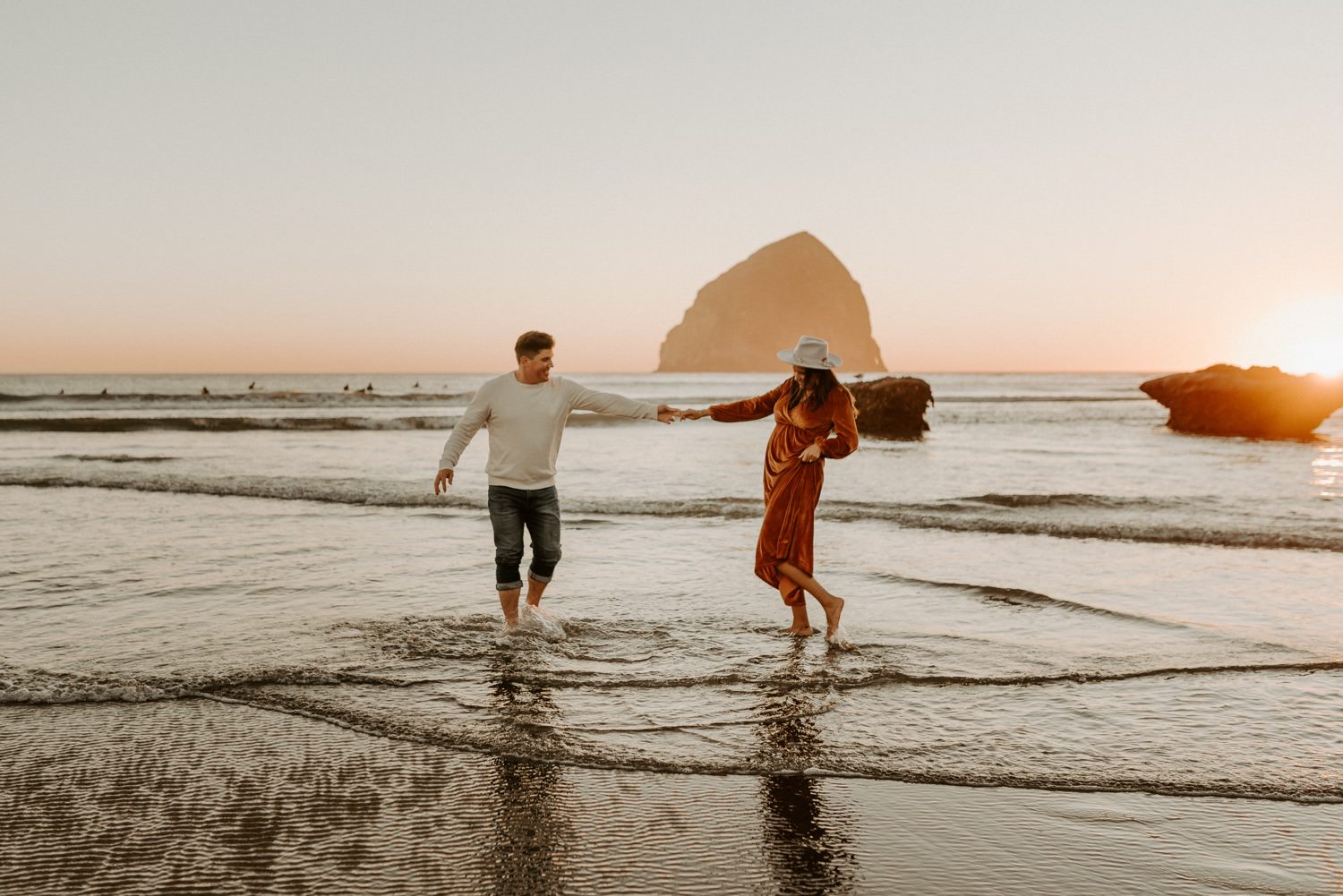Cape Kiwanda Maternity Session Pacific City Oregon Coast Maternity Session Bend Wedding Photographer Anais Possamai Photography 040
