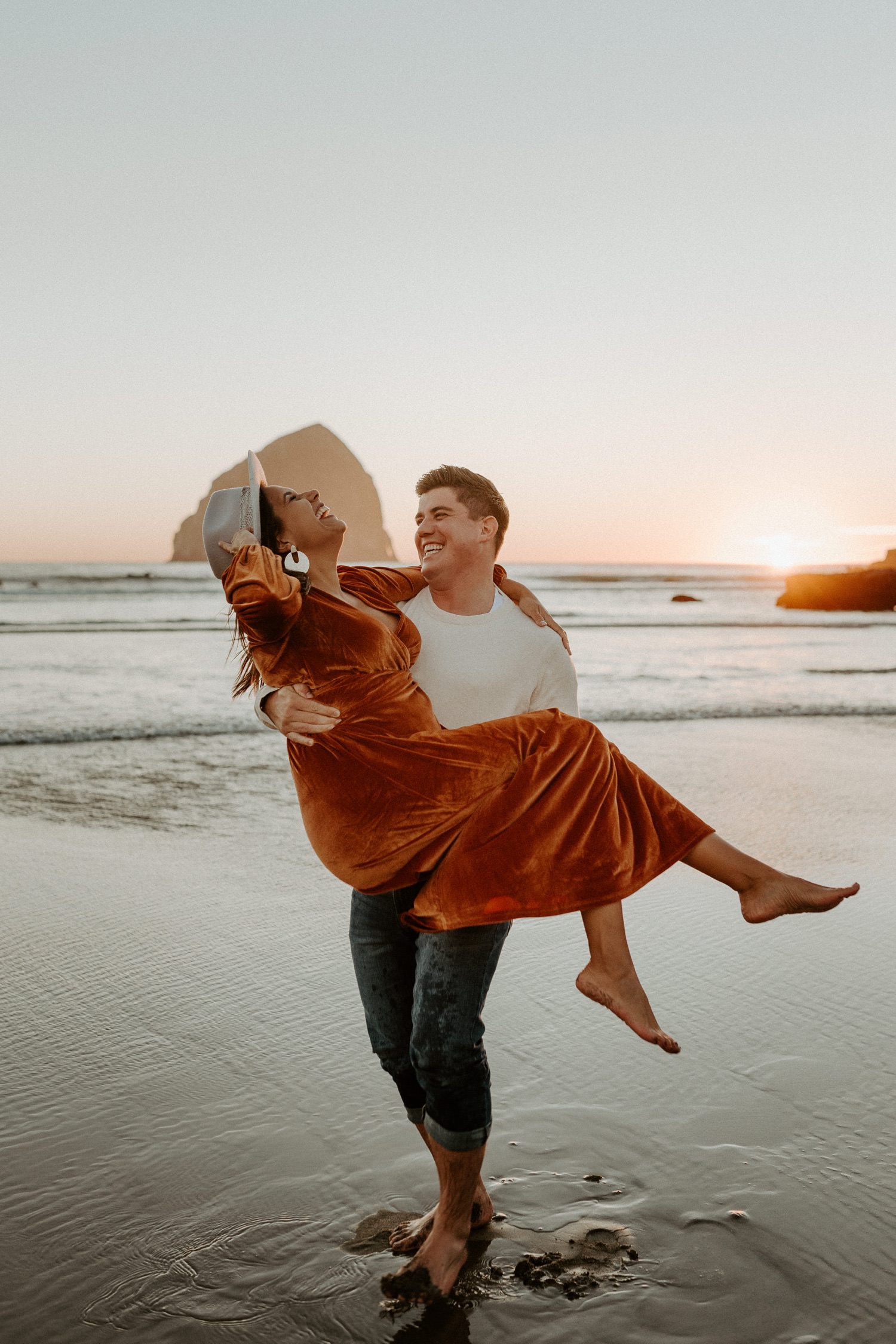 Cape Kiwanda Maternity Session Pacific City Oregon Coast Maternity Session Bend Wedding Photographer Anais Possamai Photography 041