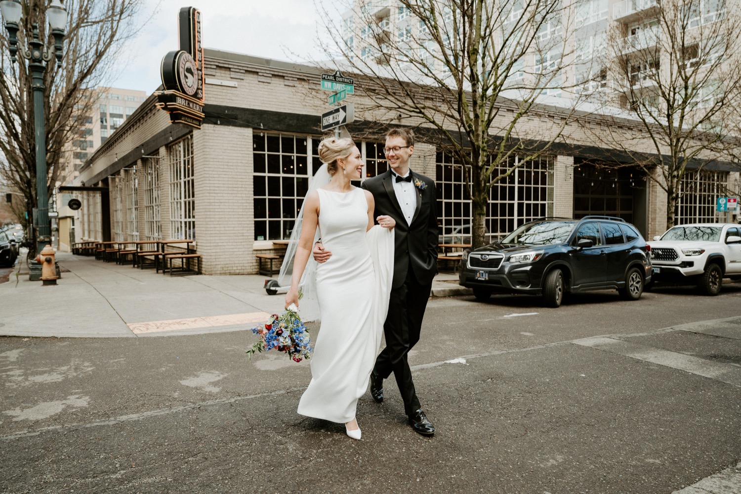 The Armory Portland Wedding Pearl District Wedding Portland Wedding Photographer Anais Possamai Photography 28