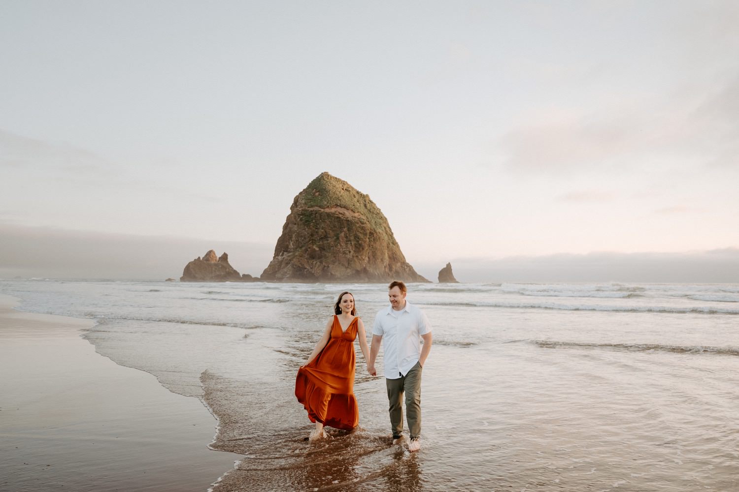 Cannon Beach Couple Session Oregon Coast Honeymoon Session Bend Wedding Photographer Anais Possamai Photography 33