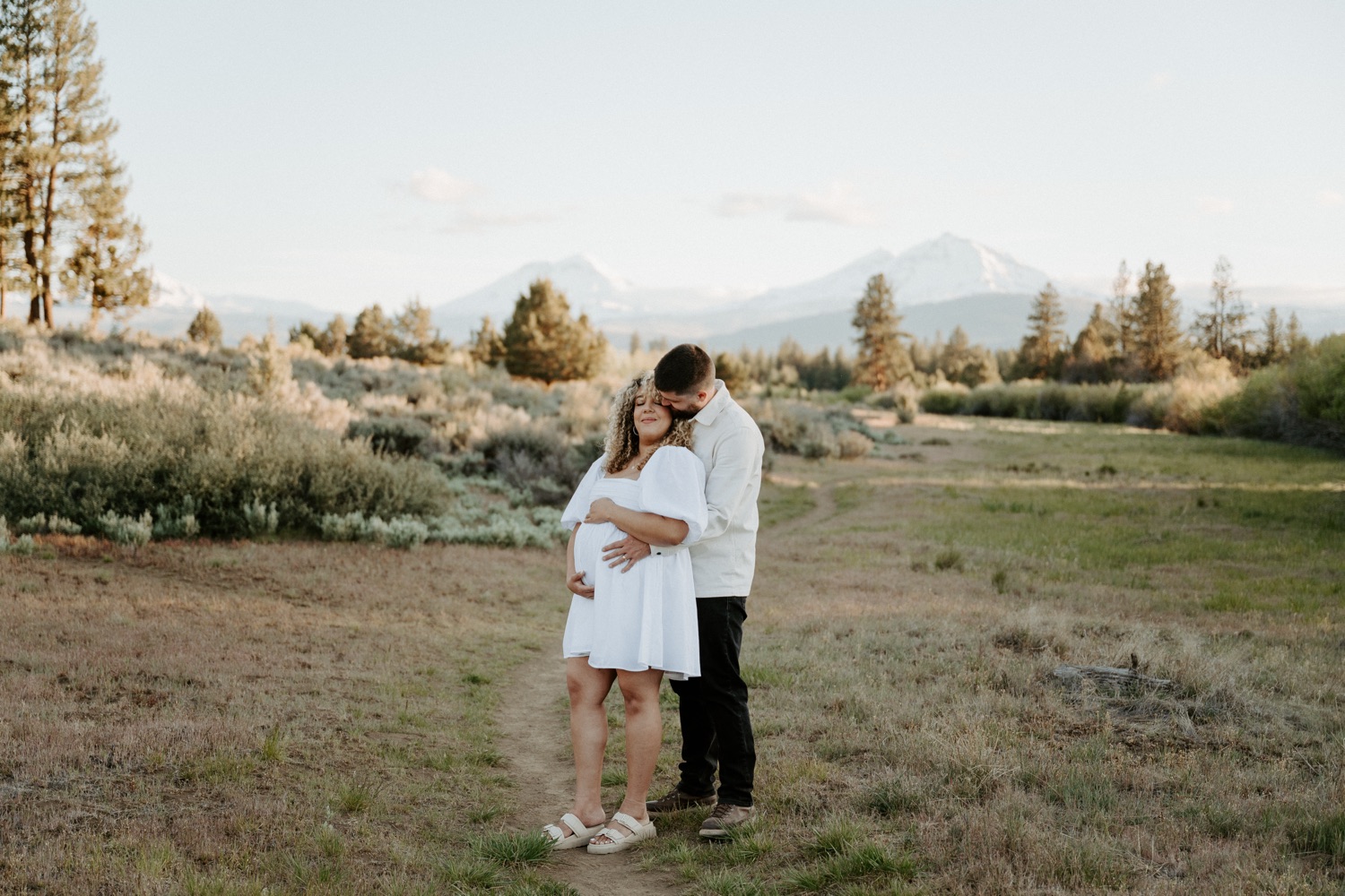 Indian Ford Meadow Maternity Session Bend Wedding Photographer Anais Possamai Photography 13