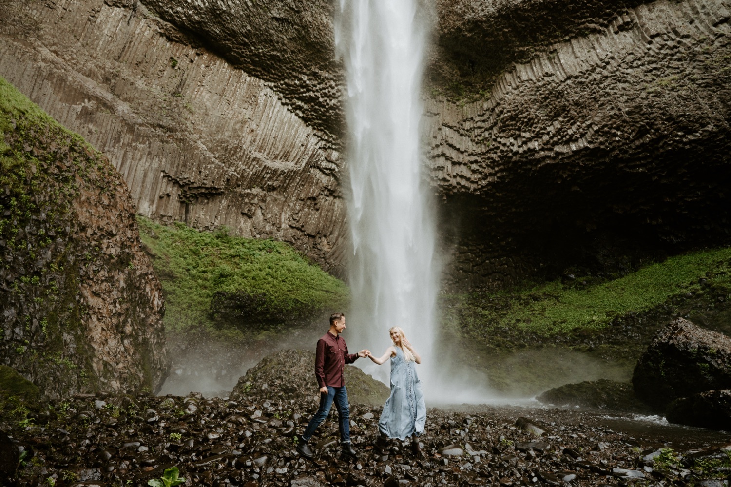 Latourell Falls Engagement Session Portland Wedding Photographer Anais Possamai Photography 15