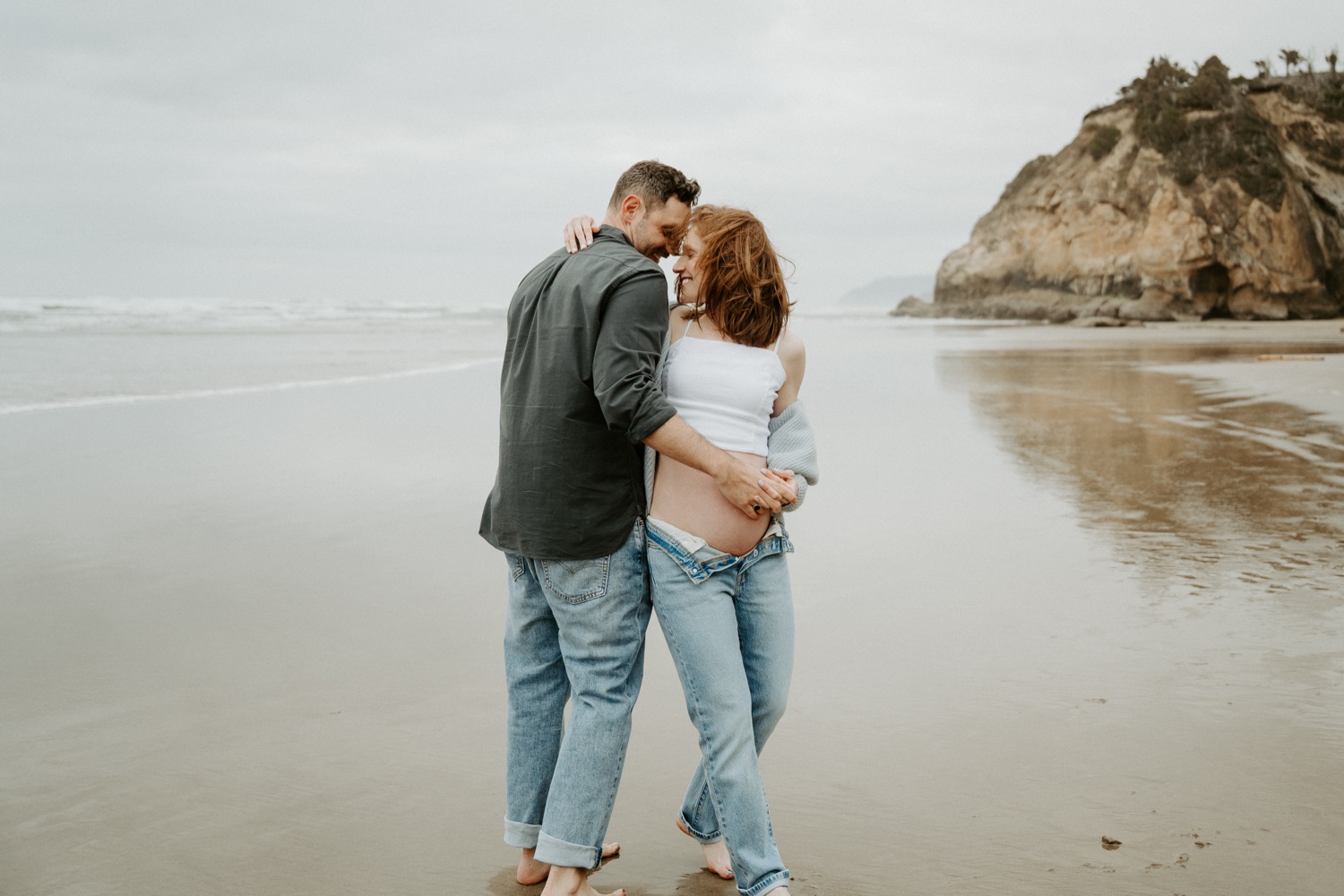 Hug Point Maternity Session Oregon Coast Wedding Photogrpher Anais Possamai Photography 09